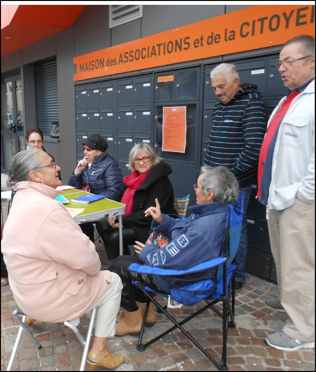 Pendant le point presse